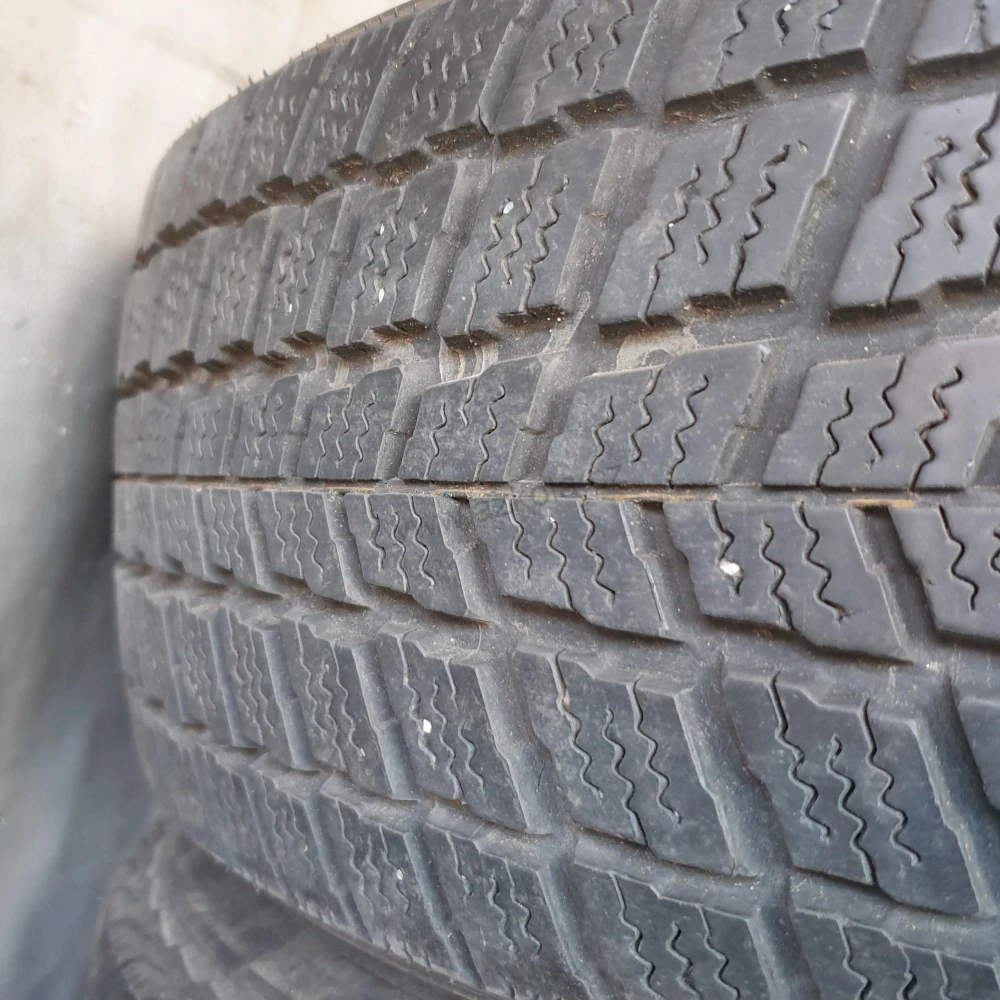 Zimní pneumatiky 215/65 R16 Nexen č. AP627