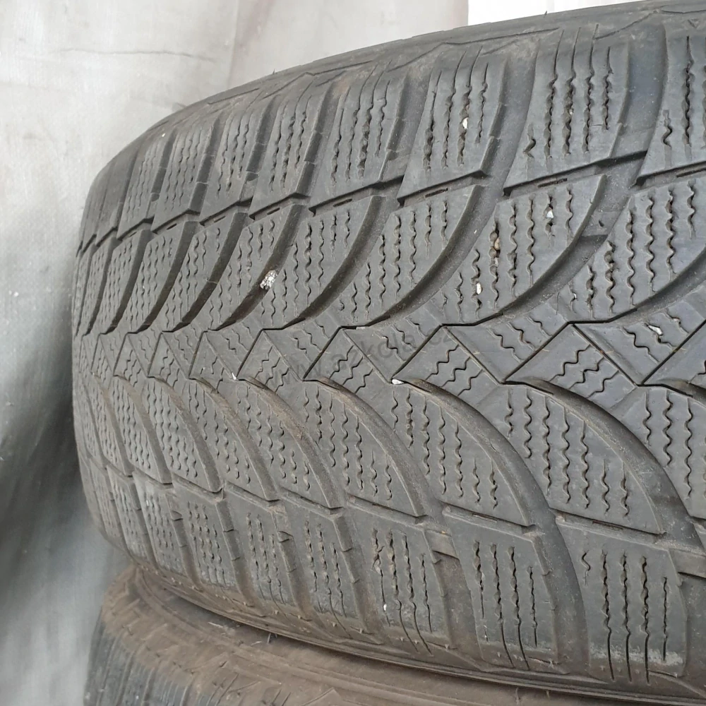Zimní pneumatiky 215/65 R16 Nexen č. AP633