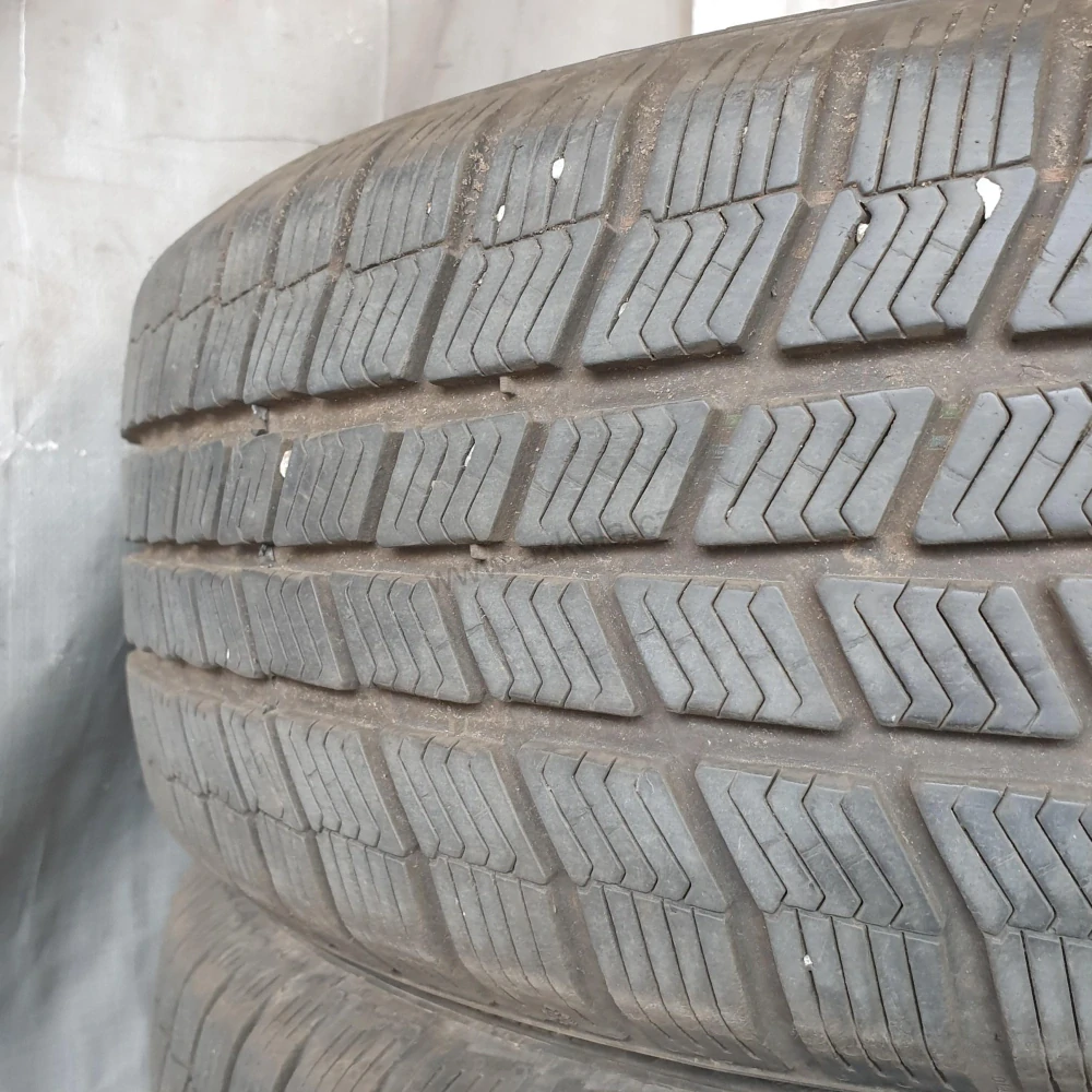 Zimní pneumatiky 205/60 R16 Barum č. AP634