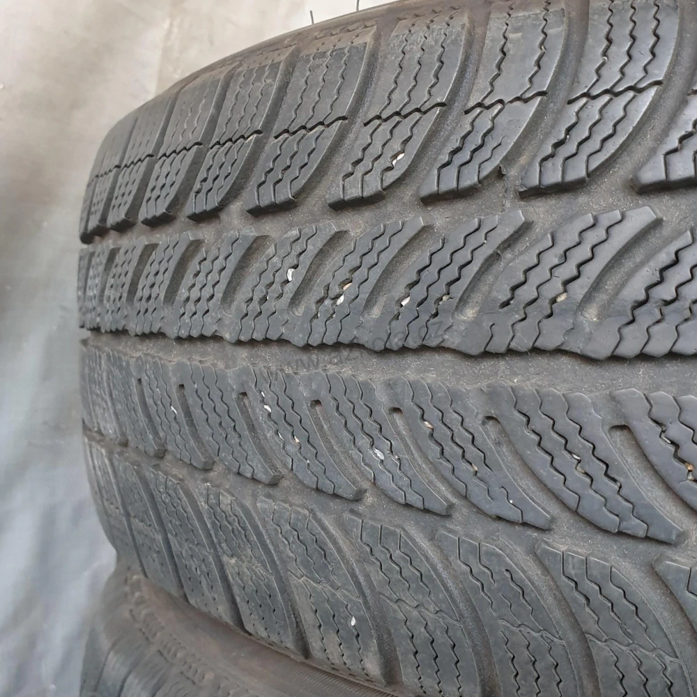Zimní pneumatiky 185/60 R15 Sava č. AP640