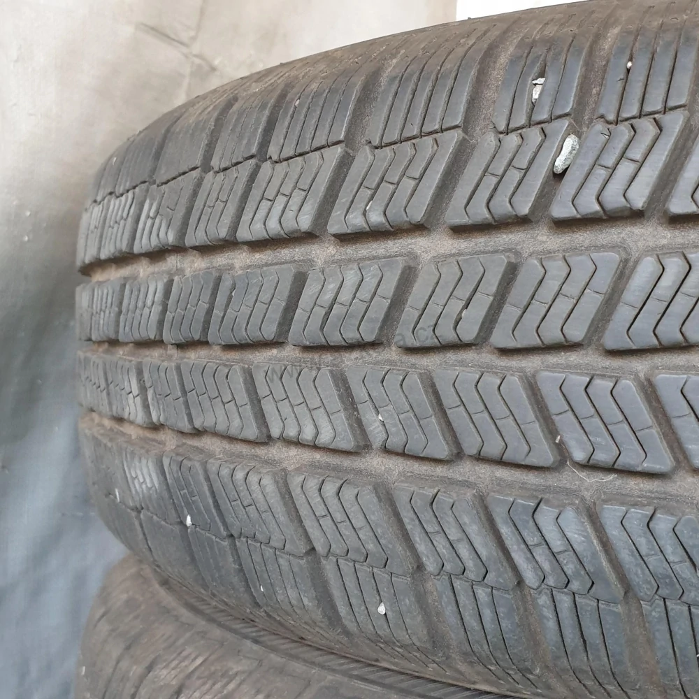 Zimní pneumatiky 195/65 R15 Barum č. AP642