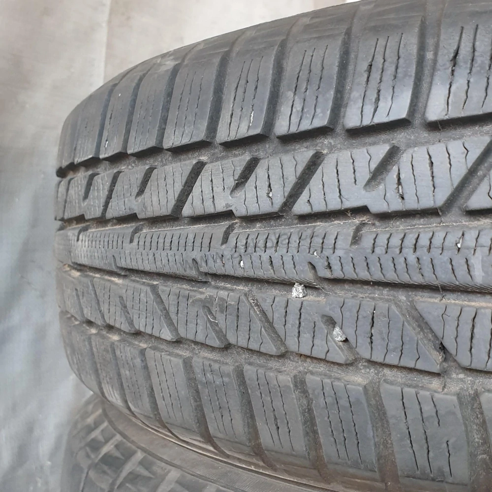 Zimní pneumatiky 175/65 R15 Yokohama č. AP657