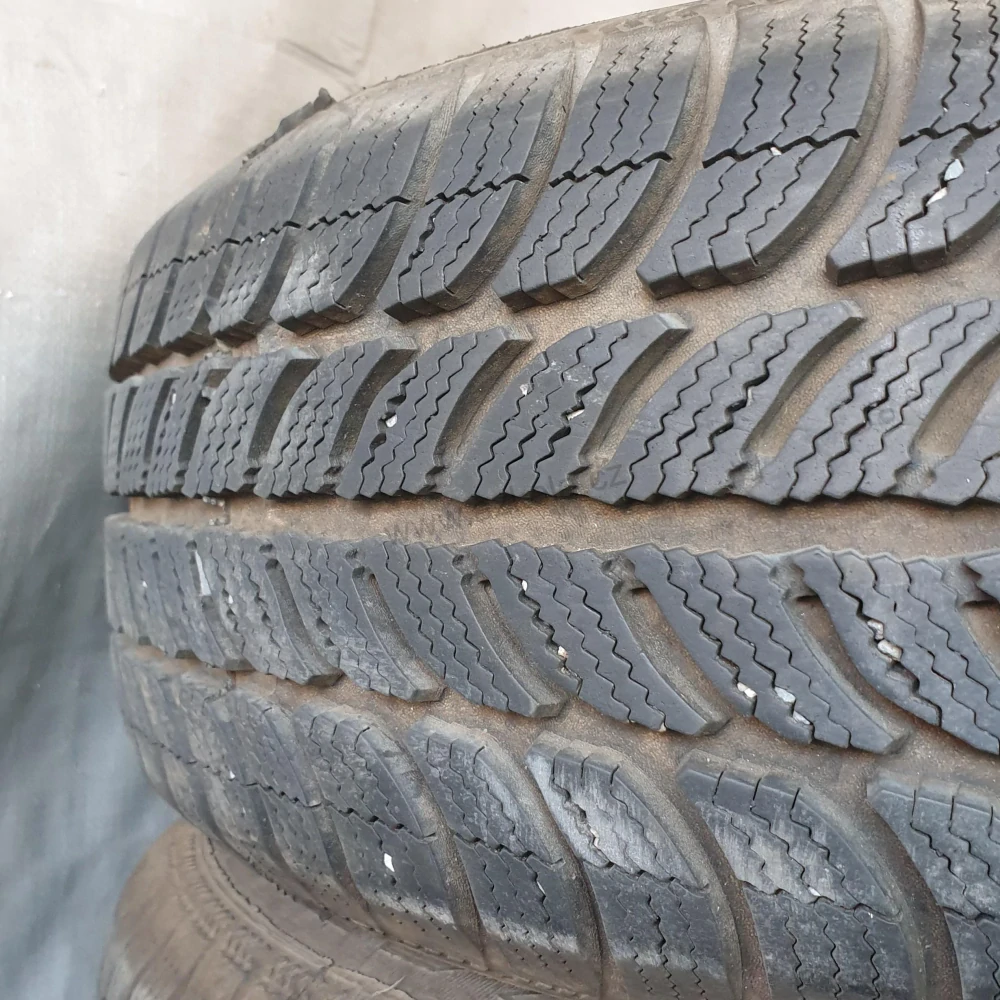 Zimní pneumatiky 195/65 R15 Sava č. AP668