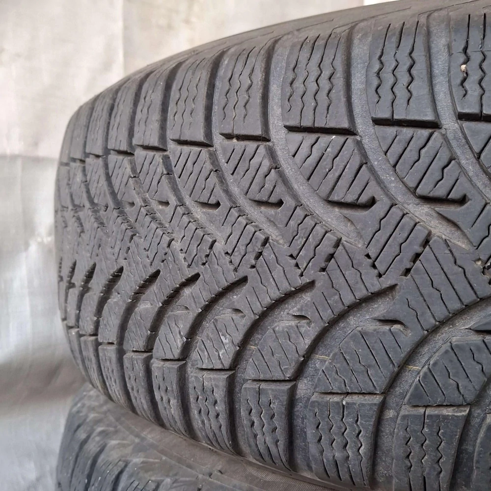 Zimní pneumatiky 195/65 R15 Michelin č. AP670