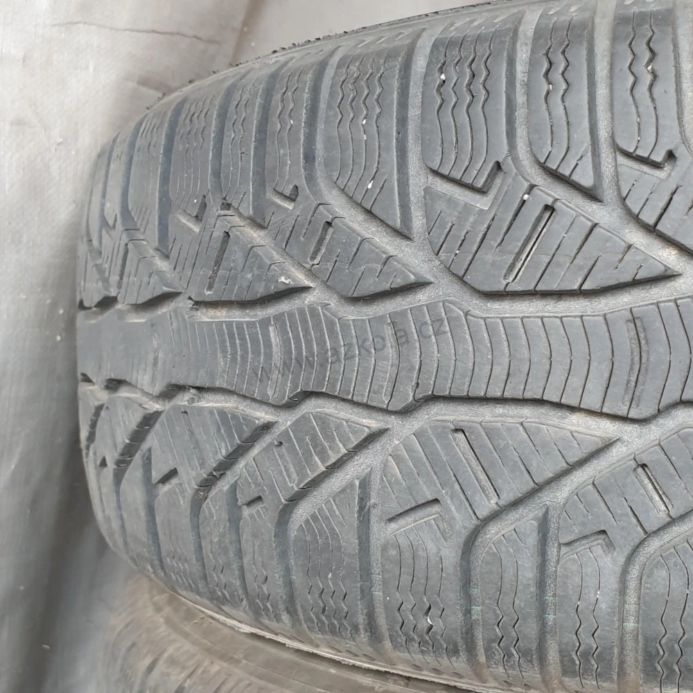 Zimní pneumatiky 205/60 R16 Kleber č. AP675