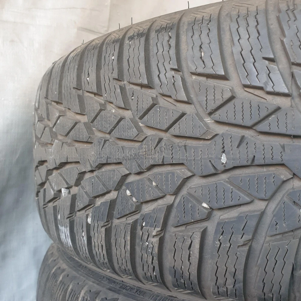 Zimní pneumatiky 195/60 R16 Nokian č. AP684
