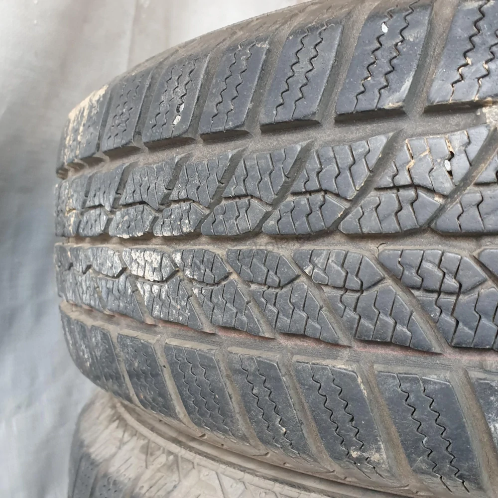 Zimní pneumatiky 165/70 R14 Barum č. AP699