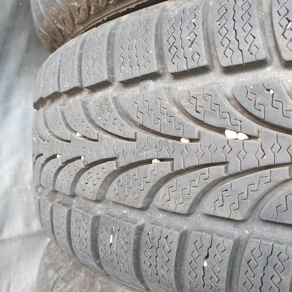 Zimní pneumatiky 195/65 R15 Nokian č. AP700