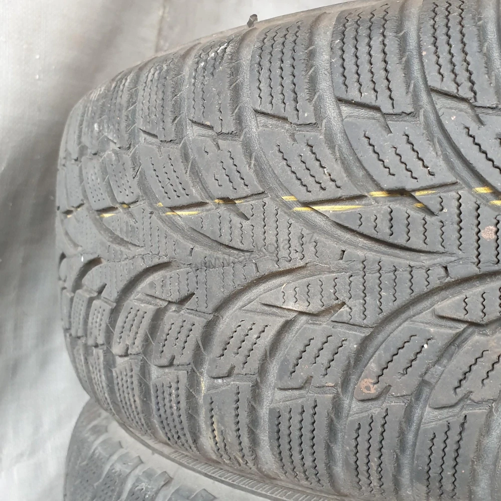 Zimní pneumatiky 175/65 R15 Nokian č. AP706