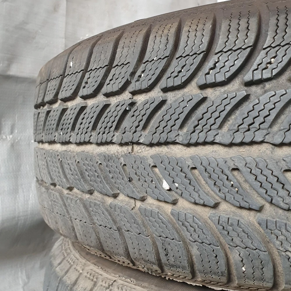 Zimní pneumatiky 175/70 R14 Sava č. AP725