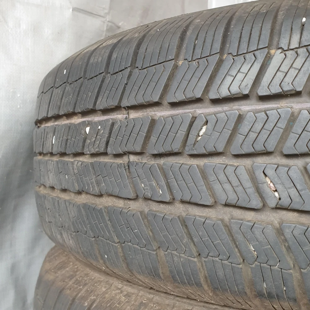 Zimní pneumatiky 195/65 R15 Barum č. AP729