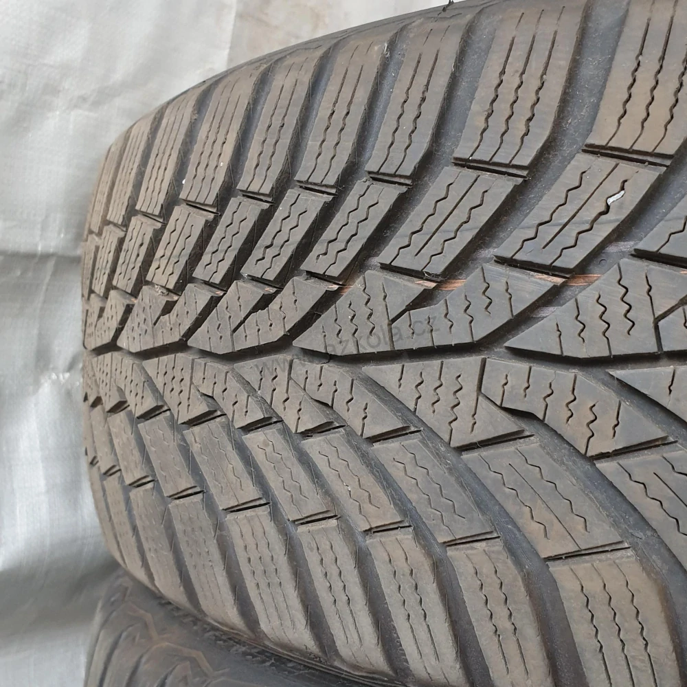 Zimní pneumatiky 205/55 R16 Continental č. AP732