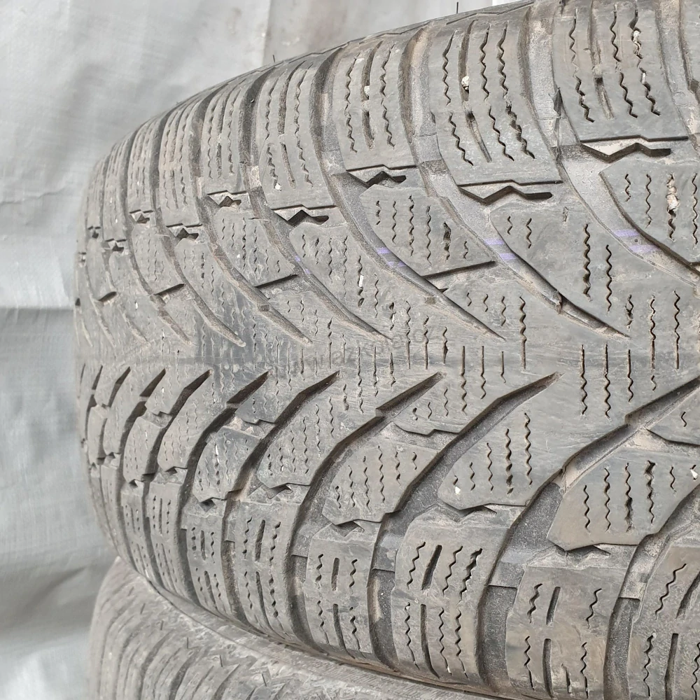 Zimní pneumatiky 215/65 R16 SUV Nokian č. AP750
