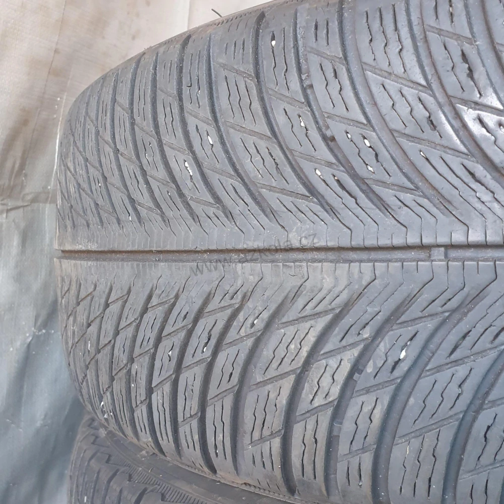 Zimní pneumatiky 235/55 R19 SUV Michelin č. AP754