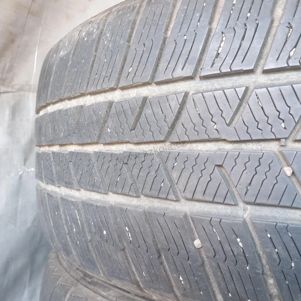 Zimní pneumatiky 225/50 R17 Barum č. AP755
