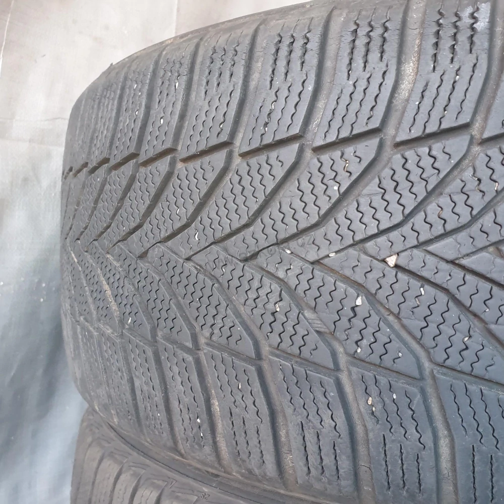 Zimní pneumatiky 225/45 R17 Nexen č. AP756