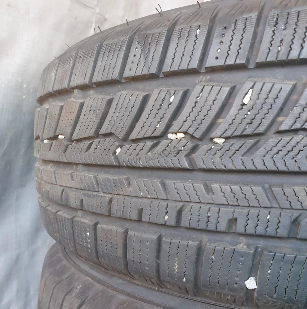 Zimní pneumatiky 185/60 R15 Fortune č. AP759