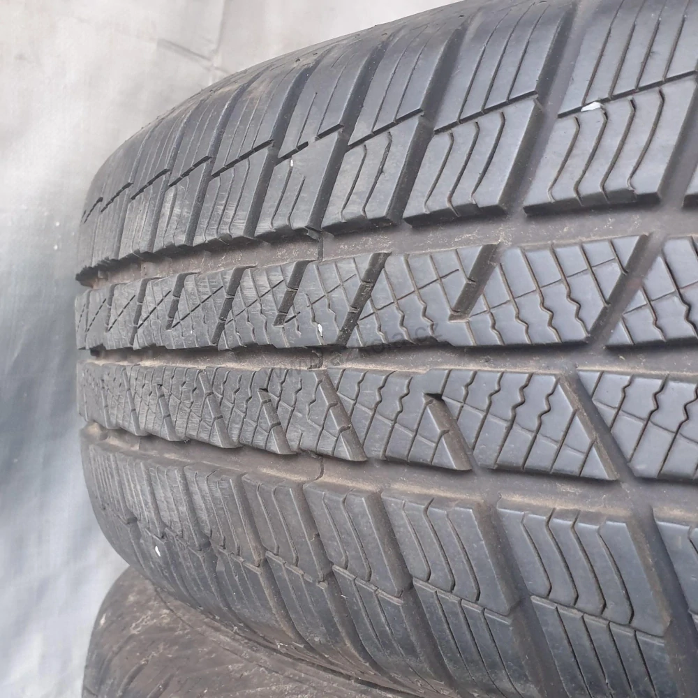Zimní pneumatiky 195/65 R15 Barum č. AP765