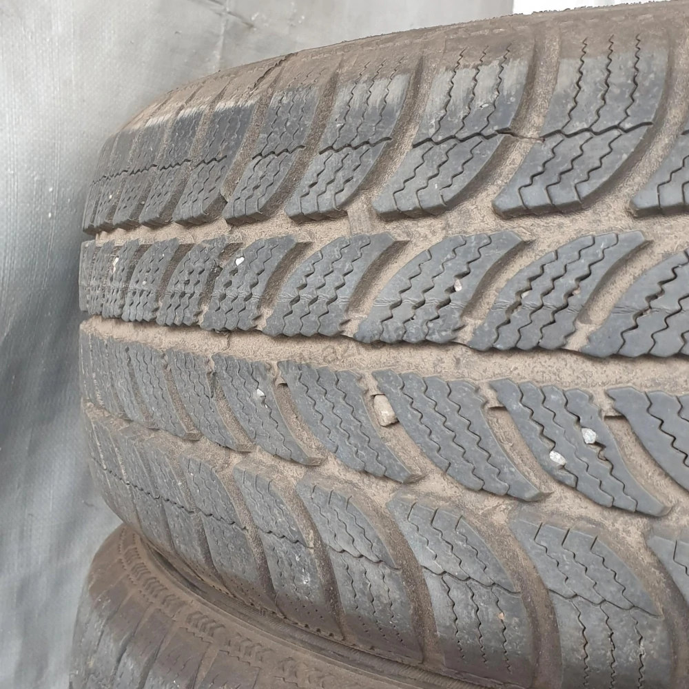 Zimní pneumatiky 195/65 R15 Sava č. AP769