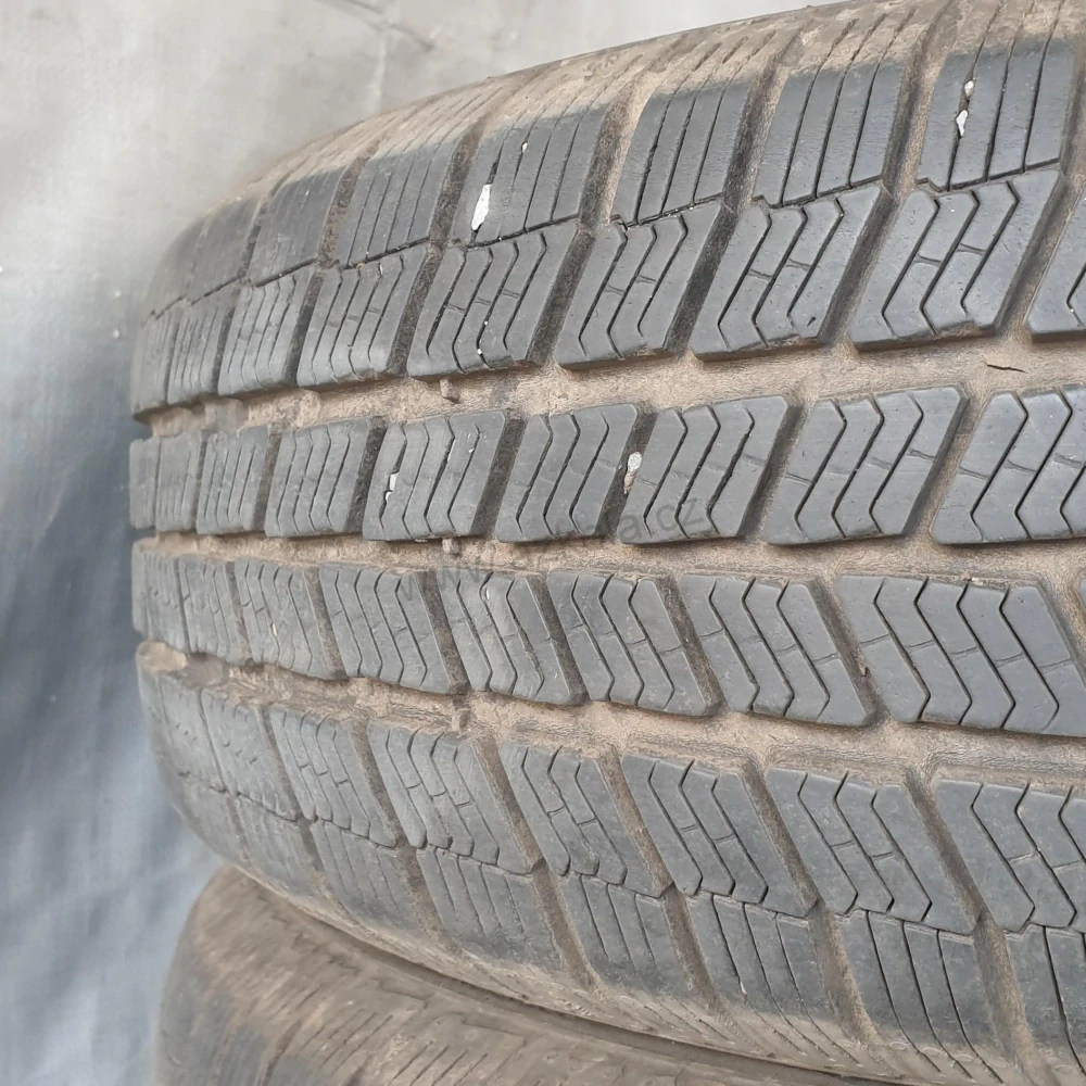 Zimní pneumatiky 195/65 R15 Barum č. AP775