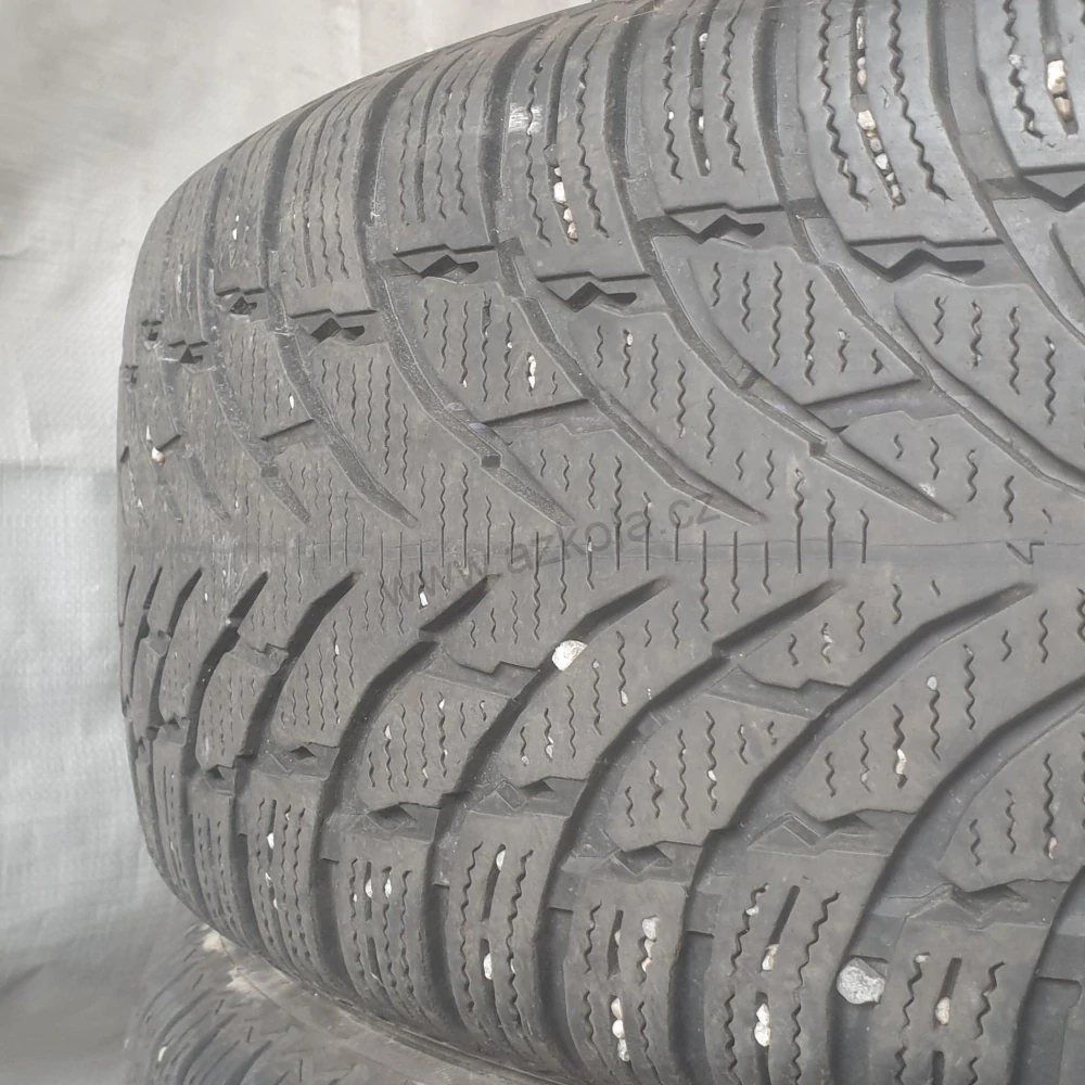 Zimní pneumatiky 215/65 R17 Nokian č. AP781