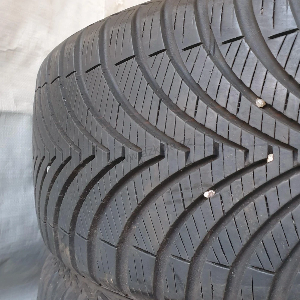 Celoroční pneumatiky 205/45 R17 Kumho č. AP788