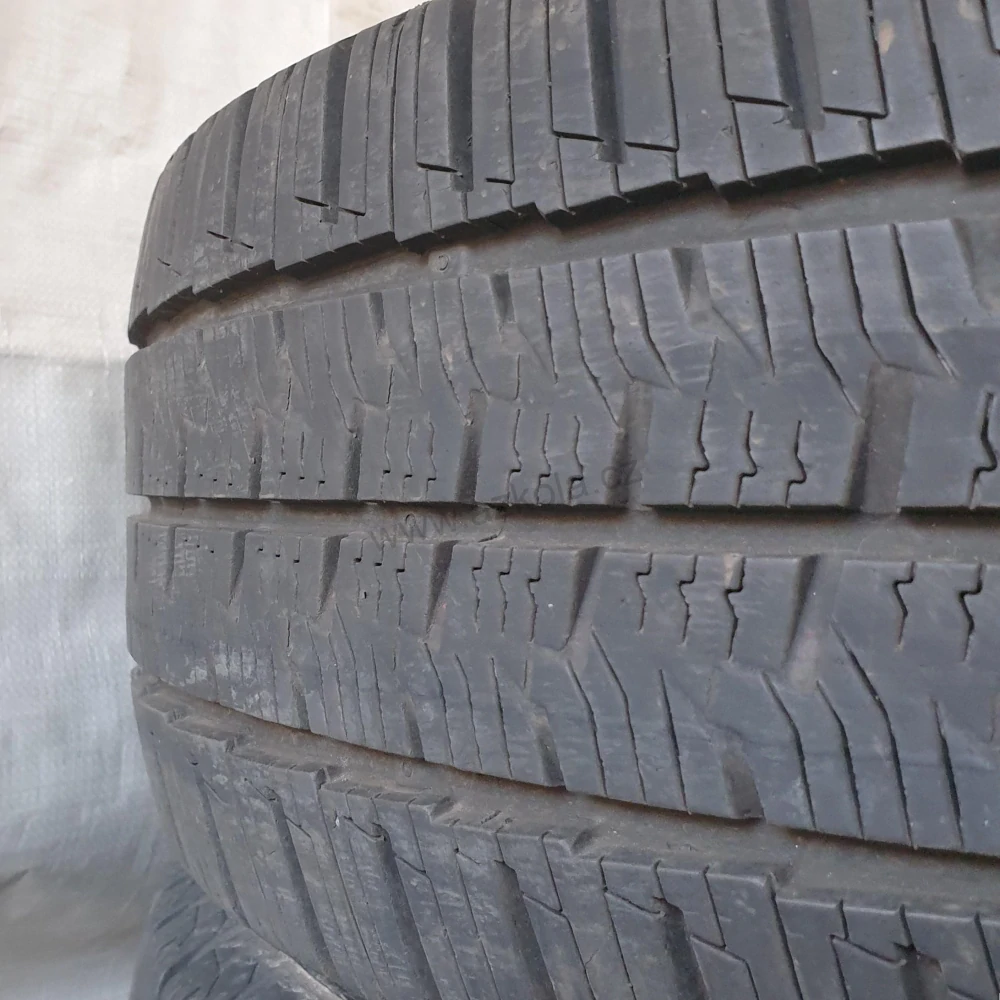 Celoroční pneu 205/65 R16C Continental č. AP792