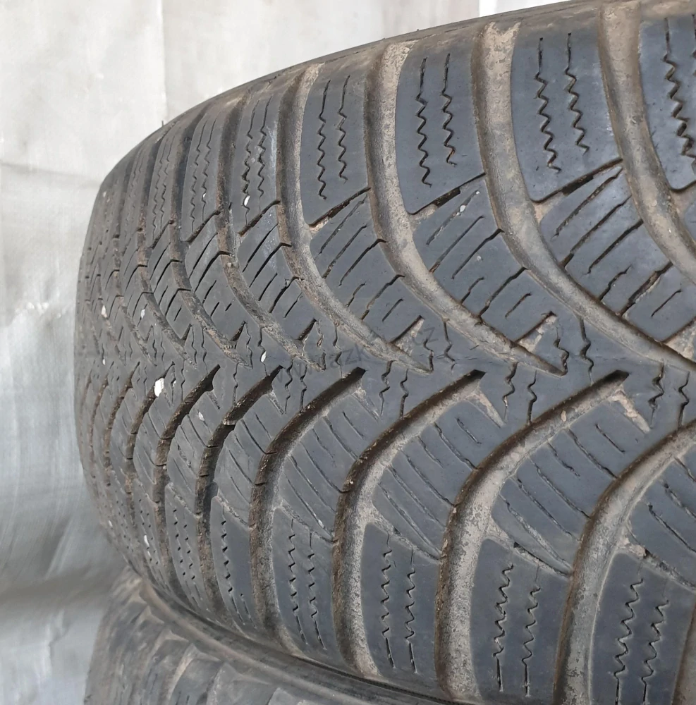 Zimní pneumatiky 165/60 R14 Hankook č. AP799