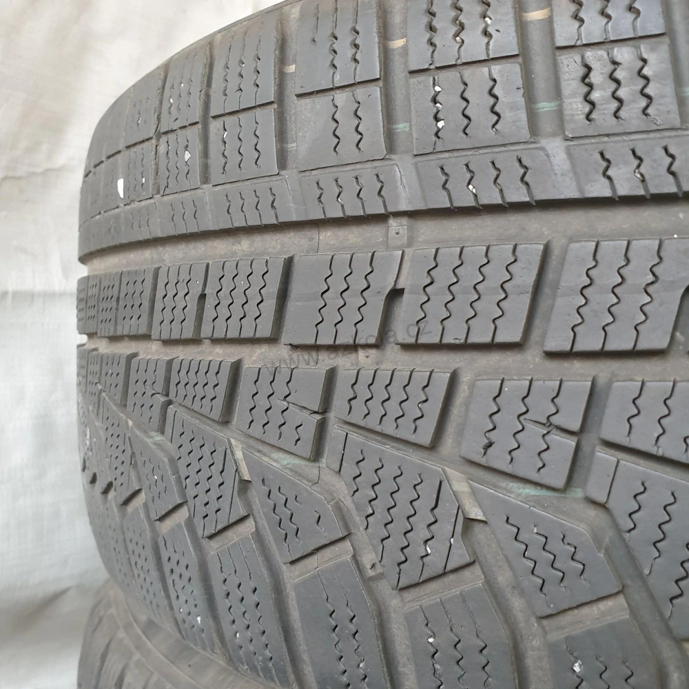 Zimní pneumatiky 205/55 R17 Hankook č. AP804