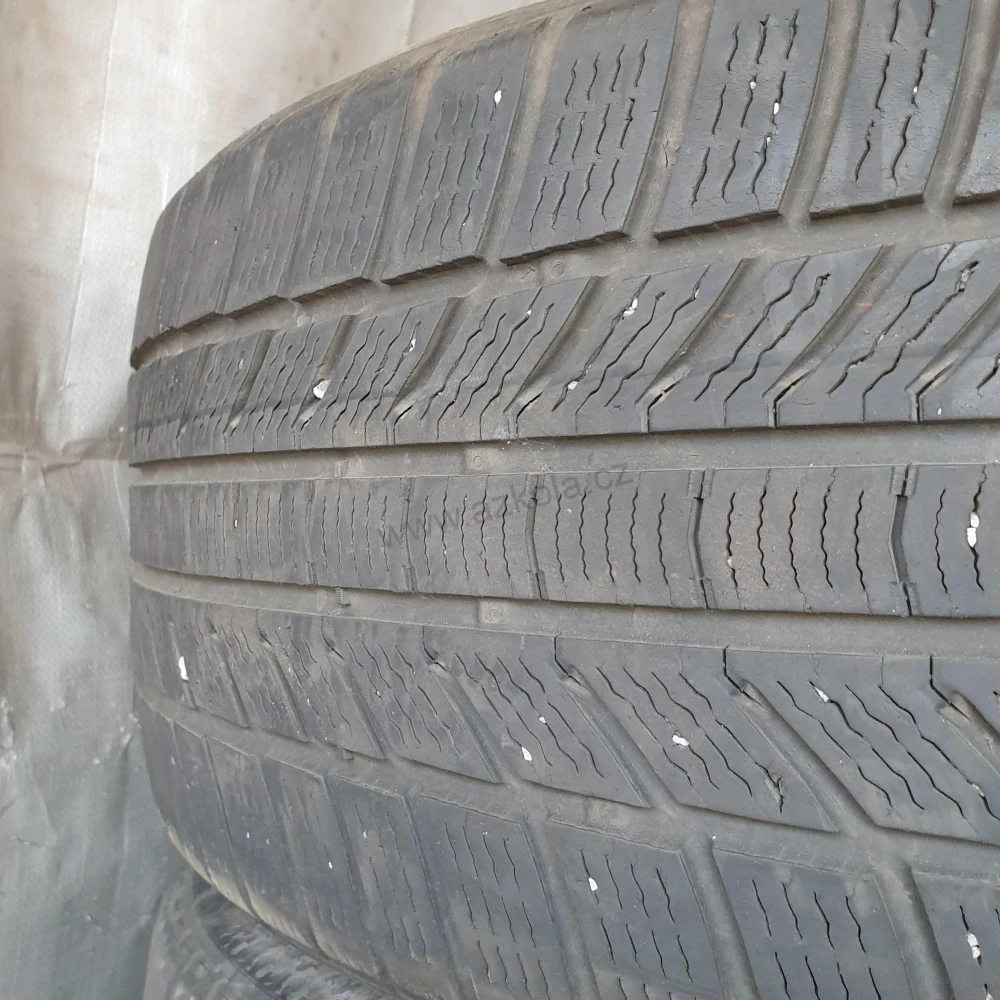 Zimní pneumatiky 245/45 R19 Continental č. AP805