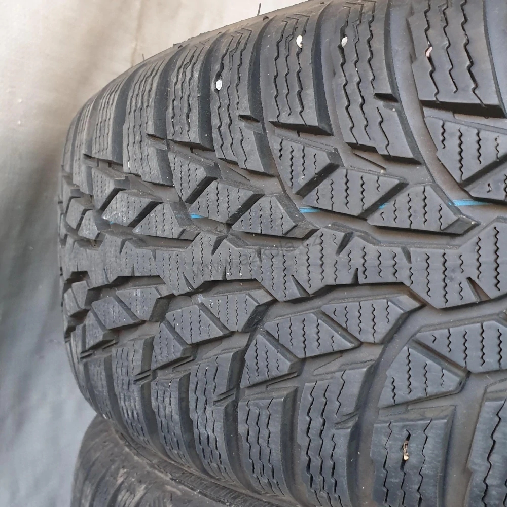 Zimní pneumatiky 175/65 R15 Nokian č. AP813
