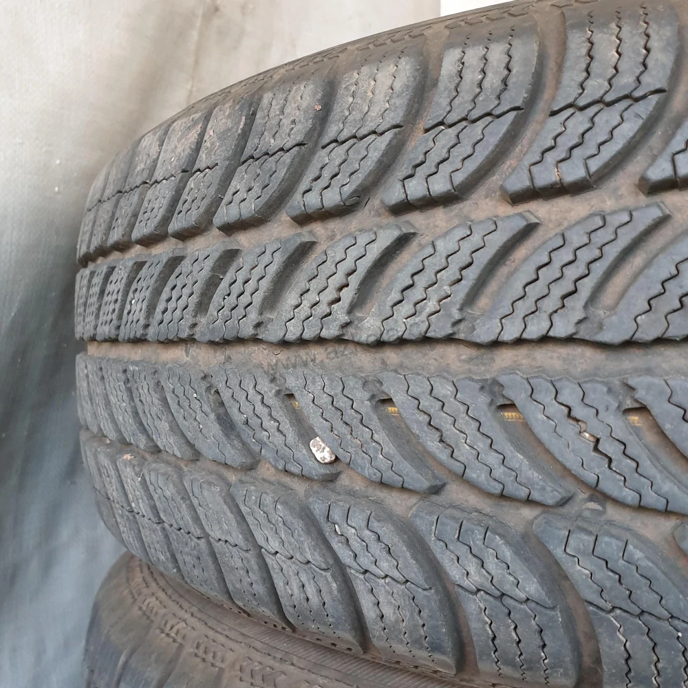 Zimní pneumatiky 185/65 R15 Debica č. AP815