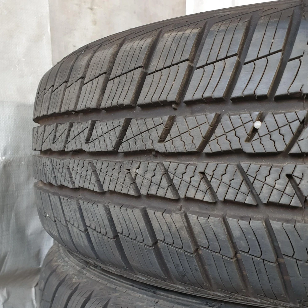 Zimní pneumatiky 185/55 R15 Barum č. AP832