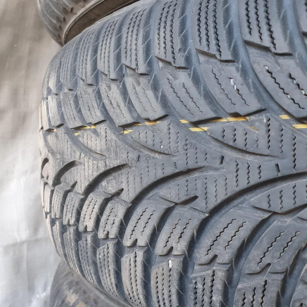 Zimní pneumatiky 195/65 R15 Nokian č. AP837