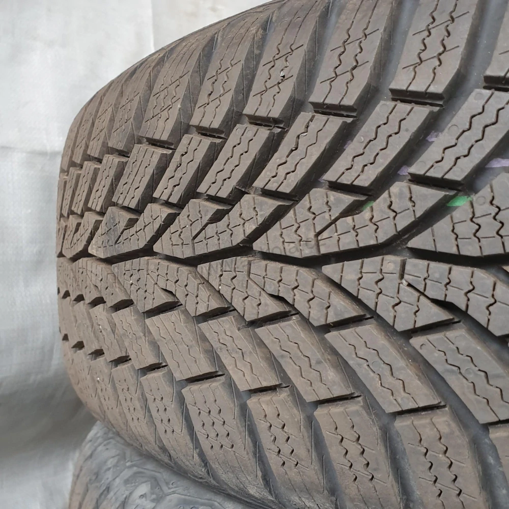 Zimní pneumatiky 195/65 R15 Continental č. AP842