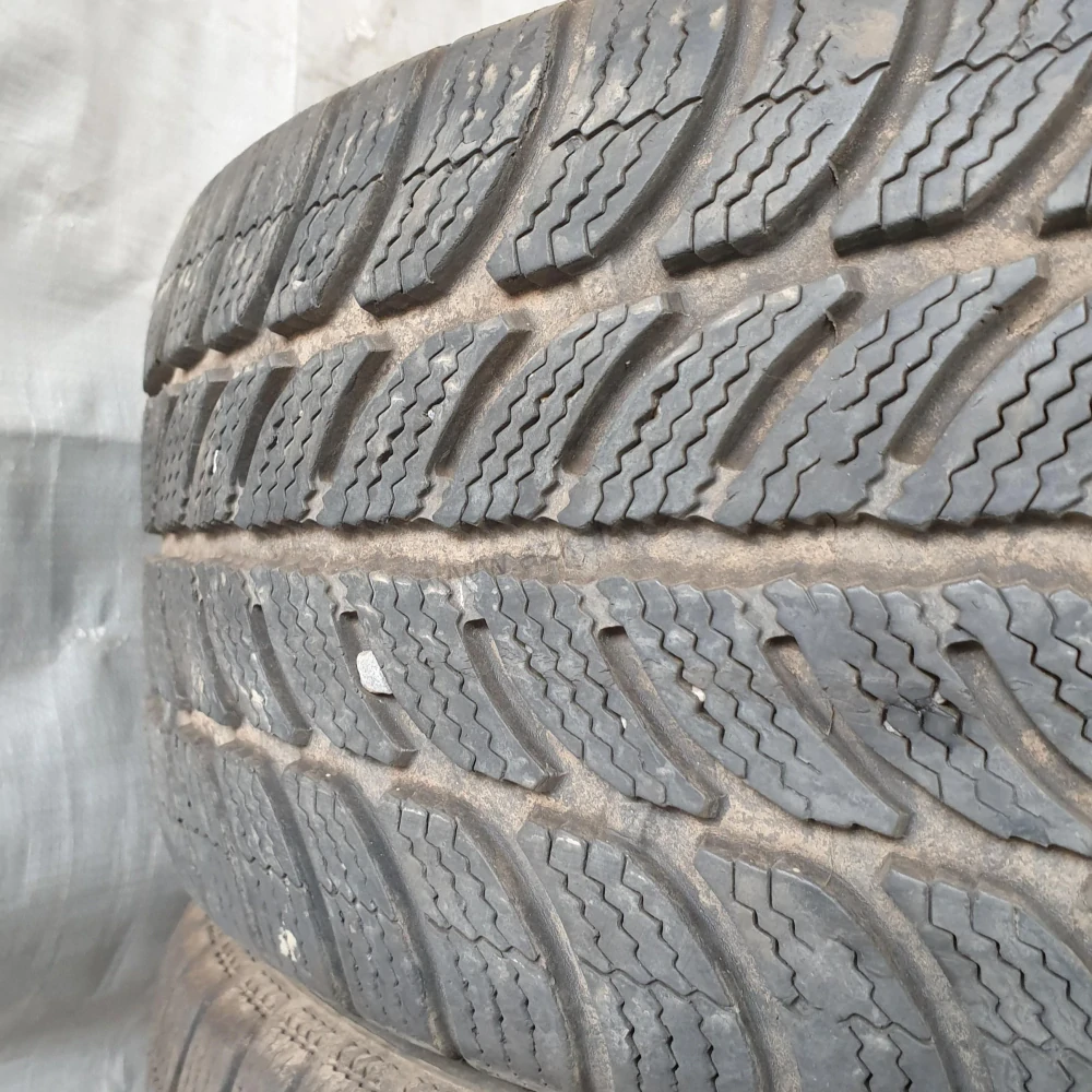 Zimní pneumatiky 205/55 R16 Sava č. AP846