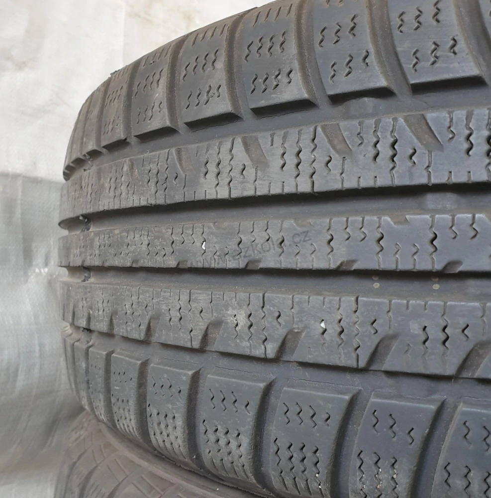 Zimní pneumatiky 195/65 R15 Tomket č. AP848