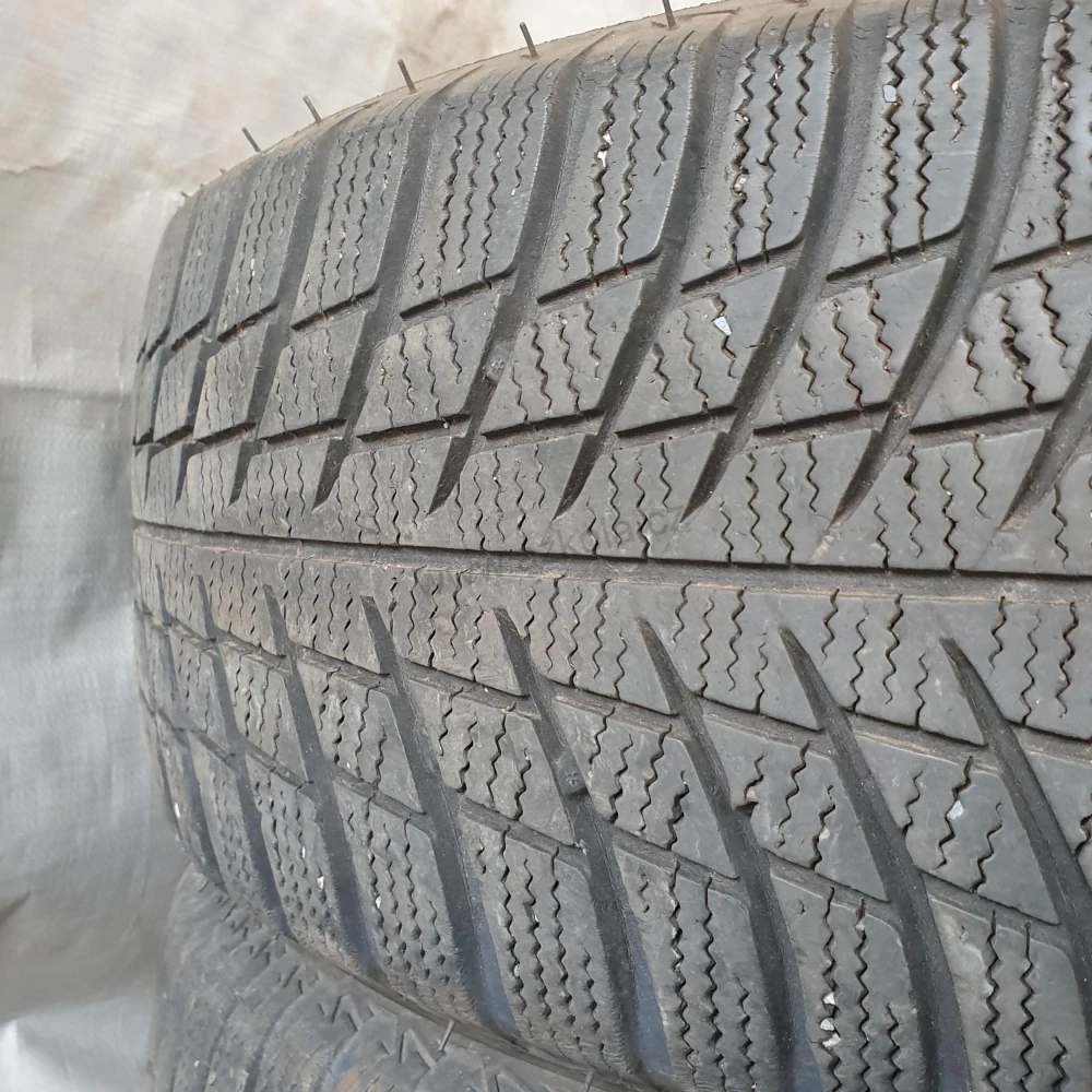 Zimní pneumatiky 215/60 R16 Bridgestone č. AP852