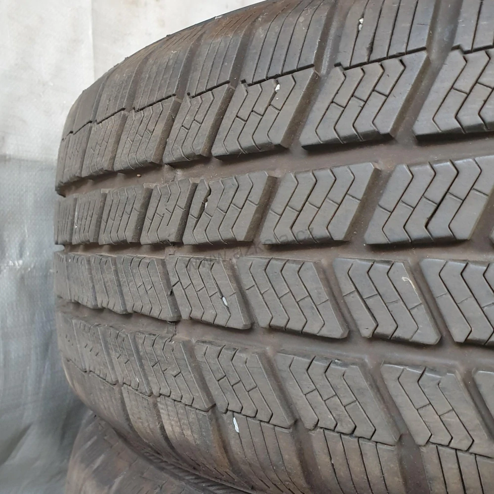 Zimní pneumatiky 195/55 R15 Barum č. AP855