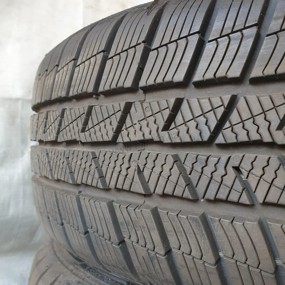 Zimní pneumatiky 195/55 R15 Barum č. AP856