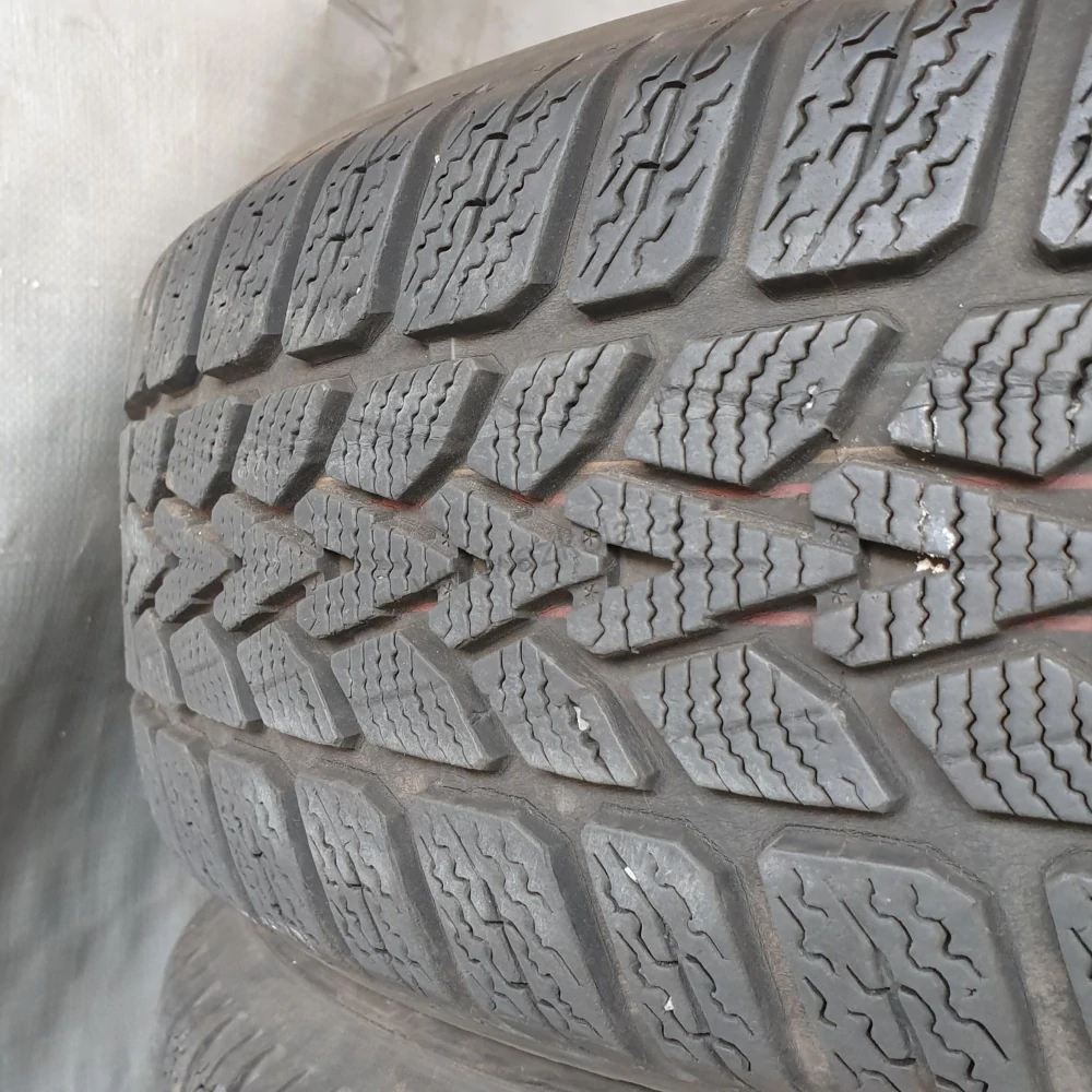 Zimní pneumatiky 195/65 R15 Dunlop č.AP869