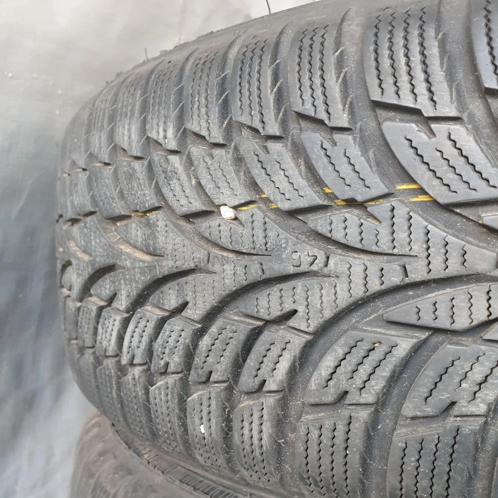 Zimní pneumatiky 185/60 R15 Nokian č. AP871