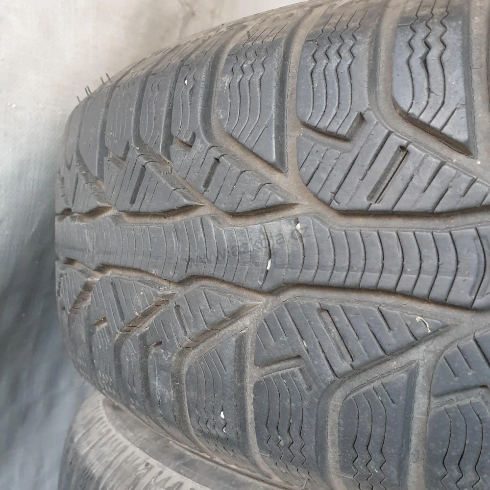 Zimní pneumatiky 185/65 R15 Kleber č. AP830