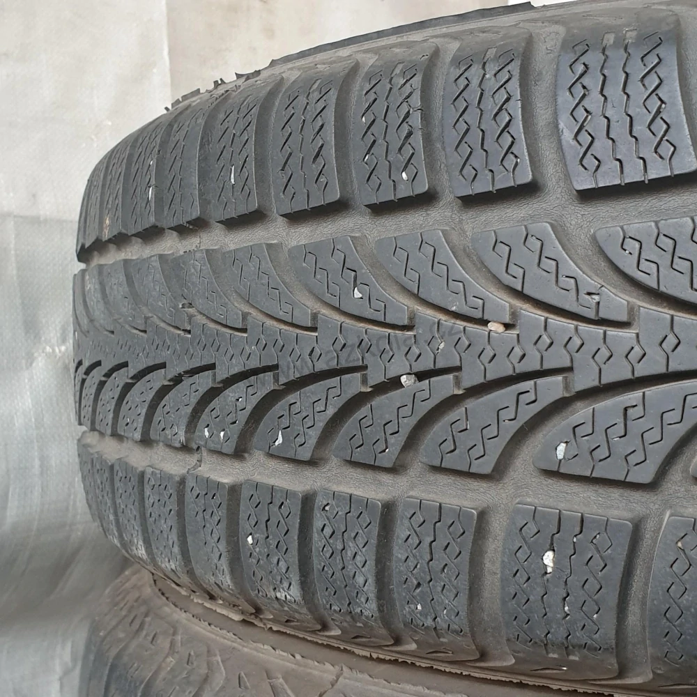 Zimní pneumatiky 185/65 R15 Nokian č. AP875
