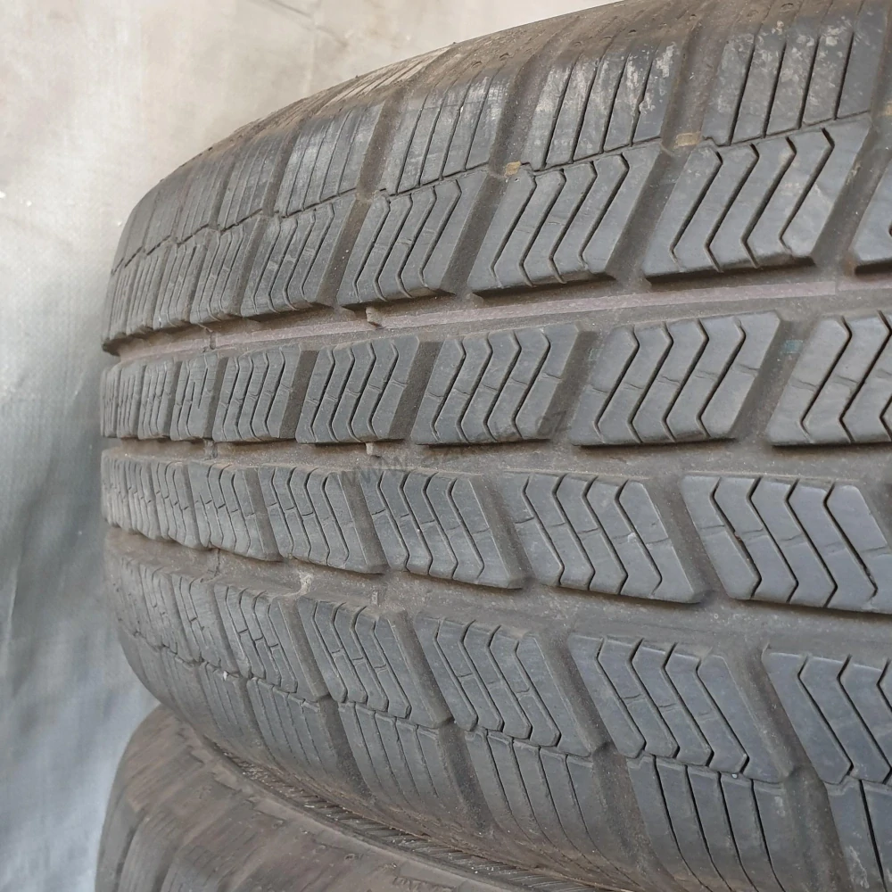Zimní pneumatiky 195/65 R15 Barum č. AP890