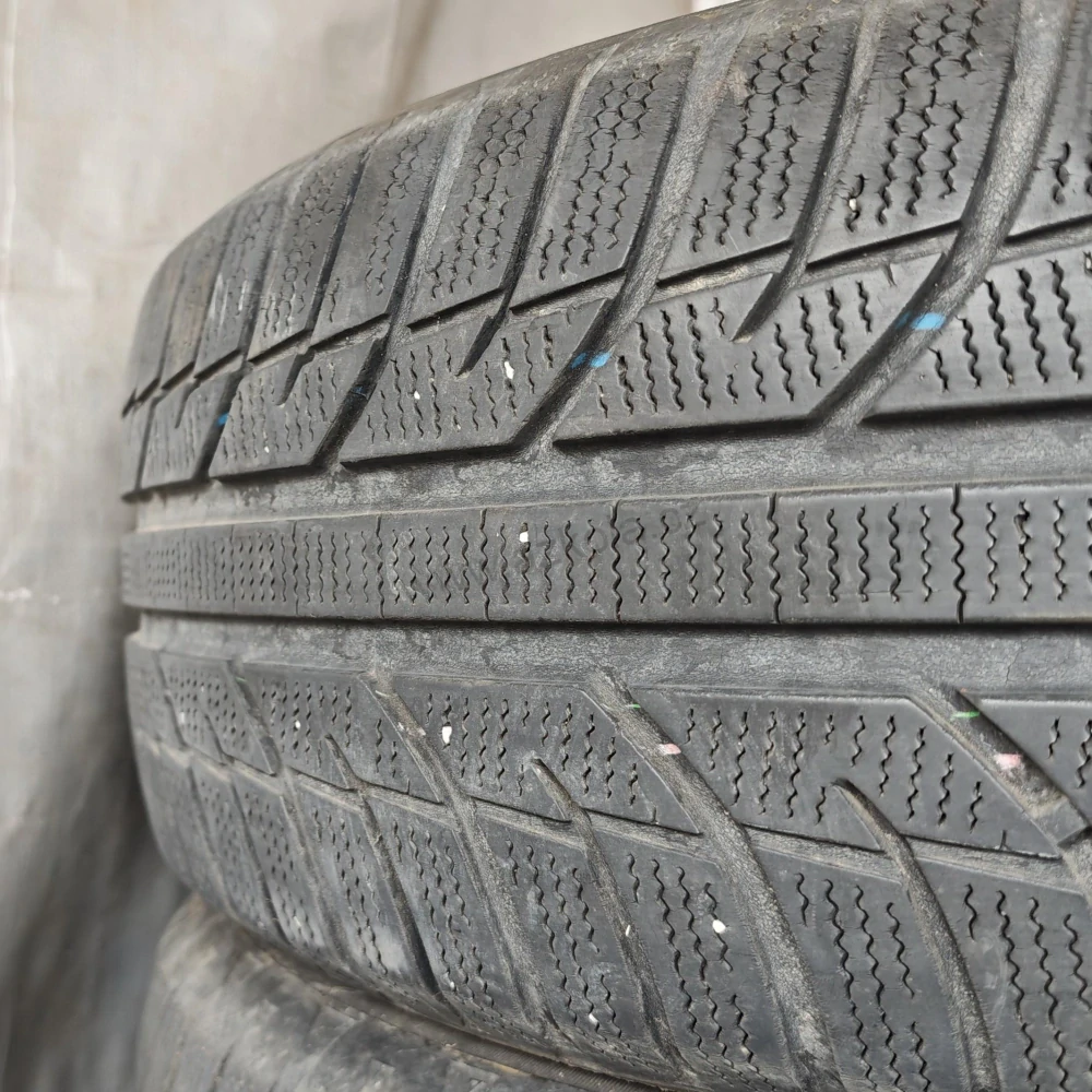 Zimní pneumatiky 215/65 R16 Toyo č. AP896