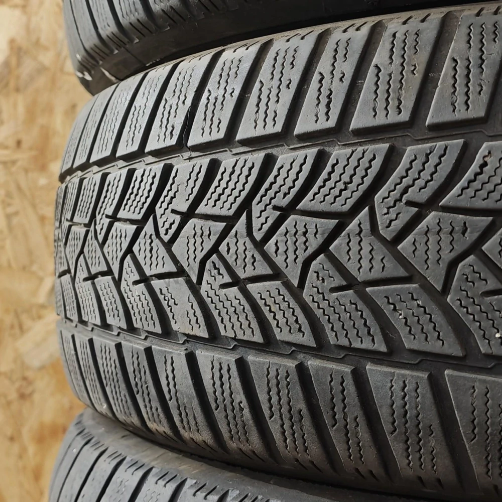 Zimní pneumatiky 205/60 R16 Dunlop č. AP912