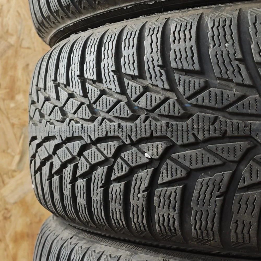 Zimní pneumatiky 205/55 R16 Nokian č. AP914