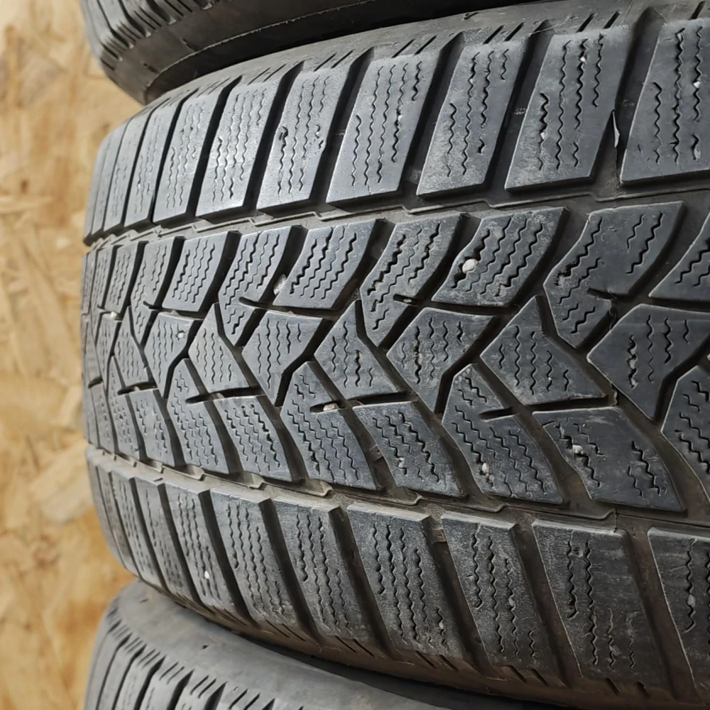 Zimní pneumatiky 205/60 R16 Dunlop č. AP915