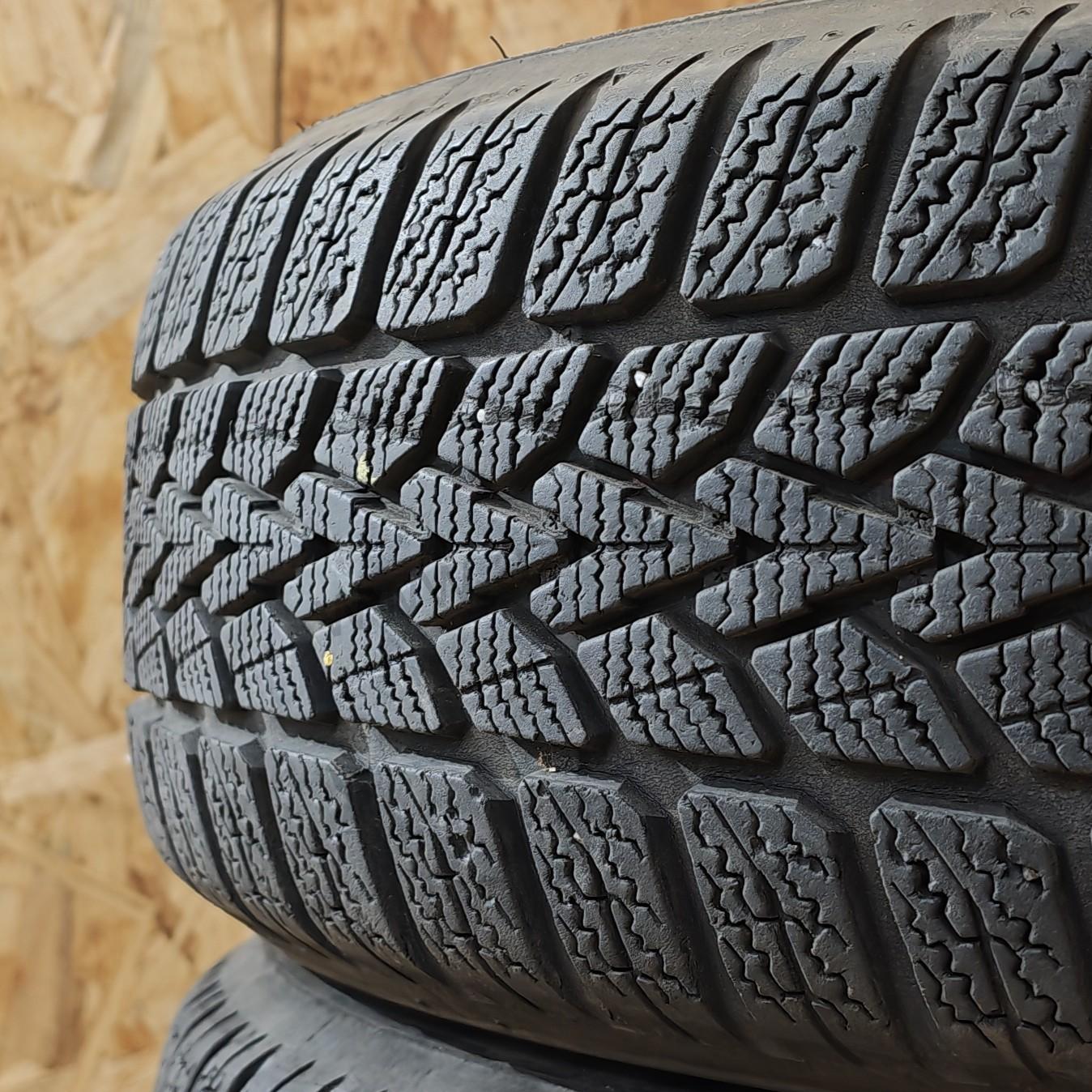 Zimní pneumatiky 195/65 R15 Dunlop č. AP931